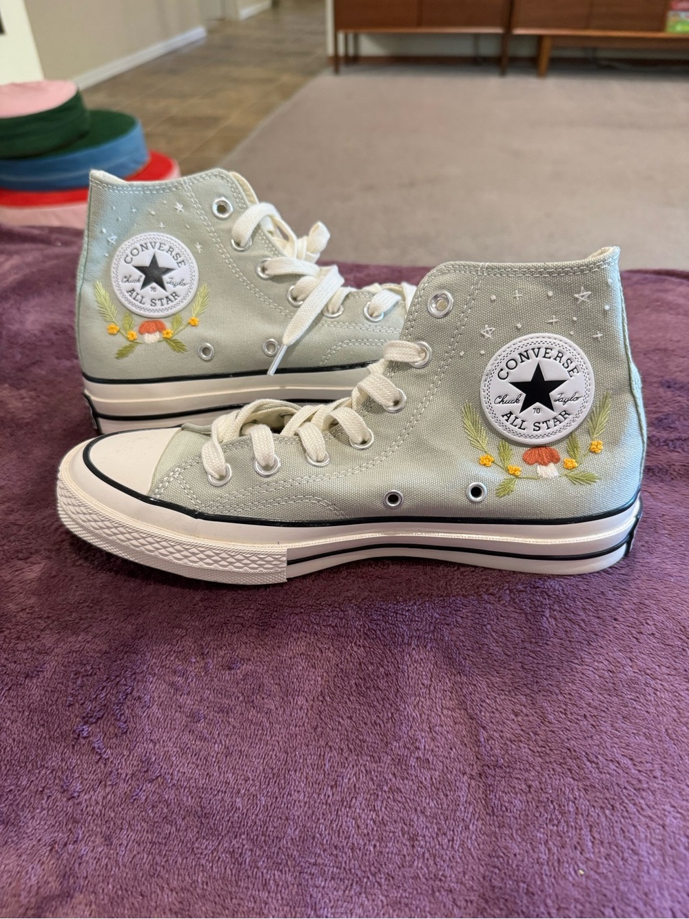 High-Top Canvas Sneakers with Mushroom Embroidery - Sage Green - Picture 2 of 4